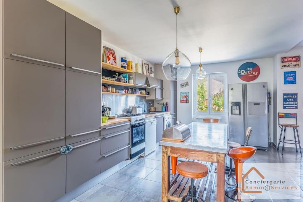 Maison A Lyon Parilly Avec Piscine, Jardin, Parking Prive & Proche Eurexpo Vénissieux エクステリア 写真