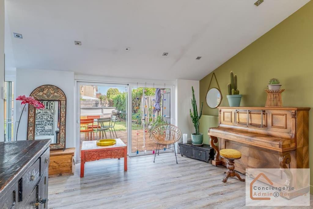 Maison A Lyon Parilly Avec Piscine, Jardin, Parking Prive & Proche Eurexpo Vénissieux エクステリア 写真