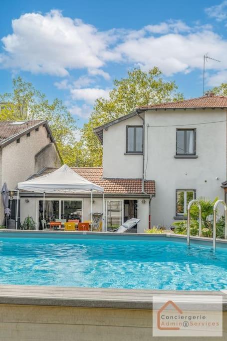 Maison A Lyon Parilly Avec Piscine, Jardin, Parking Prive & Proche Eurexpo Vénissieux エクステリア 写真